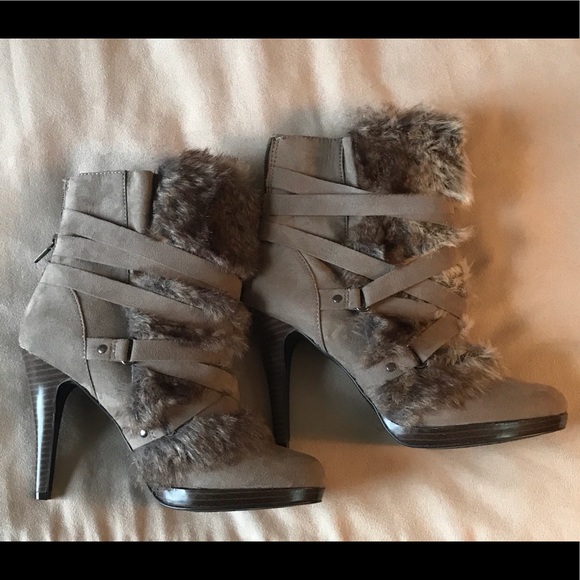 *NWOT* Boots with Faux Fur - Picture 2 of 6